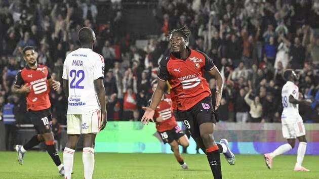 La joie des joueurs de Rennes après le renversement [2]